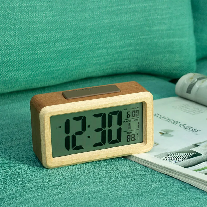 Promotional Easy to Use Desk Table Clocks Solid Wood Home Decor